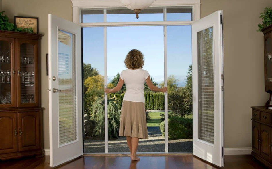 Mirage retractable screen for double doors